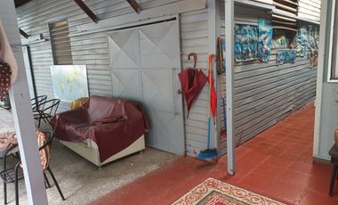 VENDO CASA, COMUNA DE MACUL (IRAN)