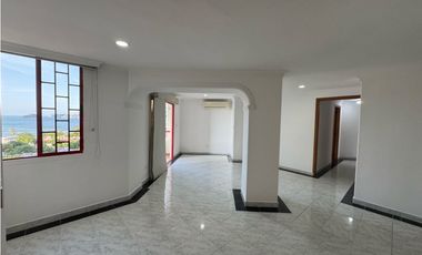 Amplio Apartamento en Arriendo. Playa Salguero