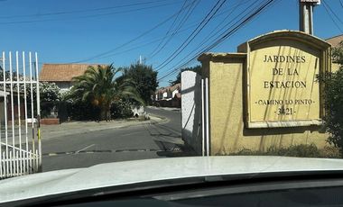 Acogedora casa en Estación Colina