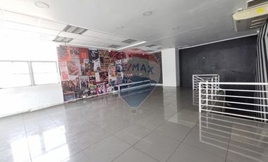 LOCAL COMERCIAL ARRIENDO