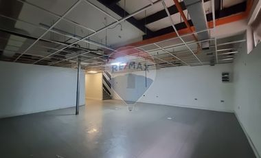 LOCAL COMERCIAL ARRIENDO