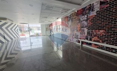 LOCAL COMERCIAL ARRIENDO