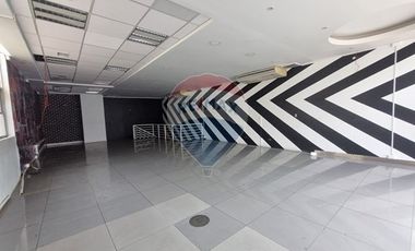 LOCAL COMERCIAL ARRIENDO