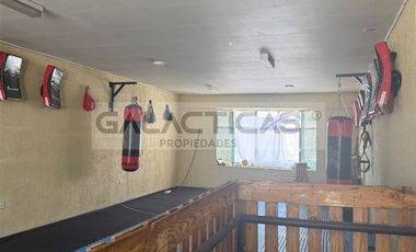 Local Comercial en Venta en FELIX HOYOS 2151
