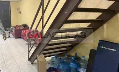 Local Comercial en Venta en FELIX HOYOS 2151