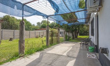 CASA EN VENTA 2 DORMITORIOS/ PILETA EN RICARDONE