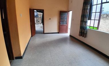 CASA EN VENTA BARRIO BELGRANO - TRES AMBIENTES