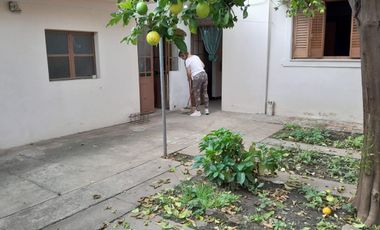 CASA EN VENTA BARRIO BELGRANO - TRES AMBIENTES