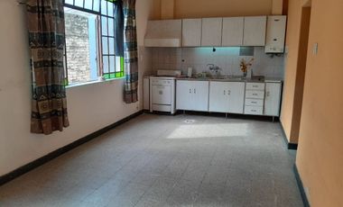 CASA EN VENTA BARRIO BELGRANO - TRES AMBIENTES