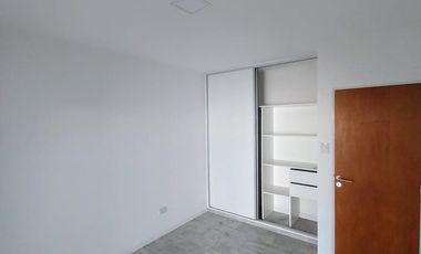 SE ALQUILA: DEPTO DE 1 DORMITORIO CON COCHERA