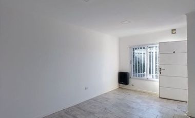 SE ALQUILA: DEPTO DE 1 DORMITORIO CON COCHERA