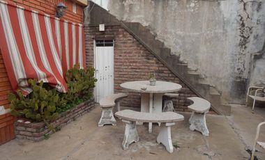 CASA 2 DORM.EN CAP.BERMÚDEZ CON JARDIN Y COCHERA