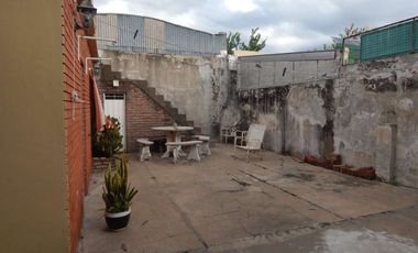 CASA 2 DORM.EN CAP.BERMÚDEZ CON JARDIN Y COCHERA