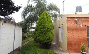 CASA 2 DORM.EN CAP.BERMÚDEZ CON JARDIN Y COCHERA