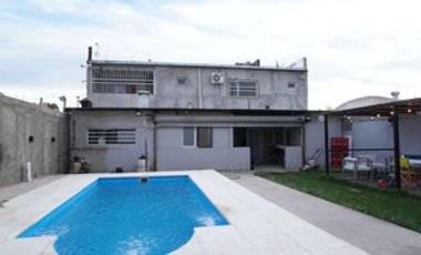 Venta Vivienda + Locales Comerciales + Bar equipad