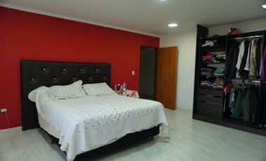 Venta Vivienda + Locales Comerciales + Bar equipad