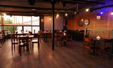 Venta Vivienda + Locales Comerciales + Bar equipad