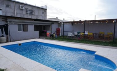 Venta Vivienda + Locales Comerciales + Bar equipad
