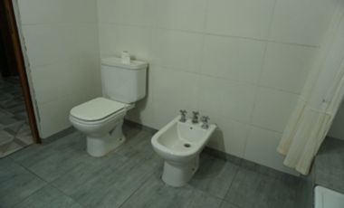 Venta Vivienda + Locales Comerciales + Bar equipad