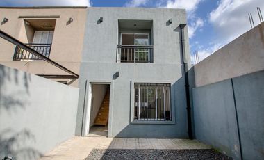 DUPLEX EN VENTA GLEW 3 AMBIENTES A ESTRENAR