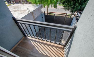 DUPLEX EN VENTA GLEW 3 AMBIENTES A ESTRENAR