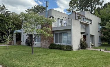 VENTA CASA 6 AMB BARRIO CERRADO EL AROMO, ESCOBAR