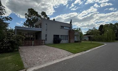 VENTA CASA 6 AMB BARRIO CERRADO EL AROMO, ESCOBAR
