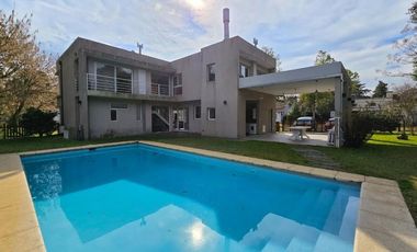 VENTA CASA 6 AMB BARRIO CERRADO EL AROMO, ESCOBAR