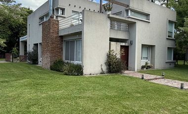 VENTA CASA 6 AMB BARRIO CERRADO EL AROMO, ESCOBAR