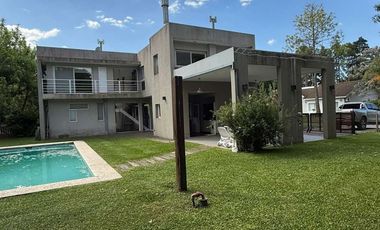 VENTA CASA 6 AMB BARRIO CERRADO EL AROMO, ESCOBAR