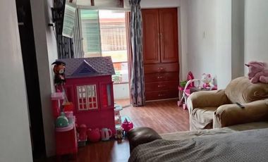 Oportunidad : Casa de 2 Pisos + Aires en San Juan de Lurigancho