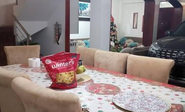 Oportunidad : Casa de 2 Pisos + Aires en San Juan de Lurigancho