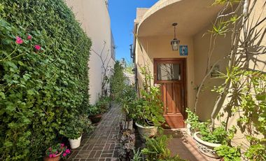 Venta Wilde Casa c/cochera, patio y jardín.PERMUTA