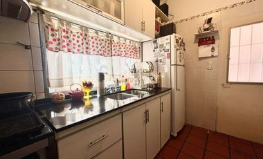 Venta Wilde Casa c/cochera, patio y jardín.PERMUTA