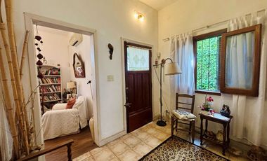 Venta Wilde Casa c/cochera, patio y jardín.PERMUTA