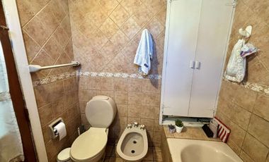 Venta Wilde Casa c/cochera, patio y jardín.PERMUTA