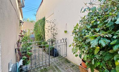 Venta Wilde Casa c/cochera, patio y jardín.PERMUTA