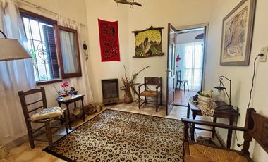 Venta Wilde Casa c/cochera, patio y jardín.PERMUTA