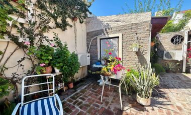 Venta Wilde Casa c/cochera, patio y jardín.PERMUTA