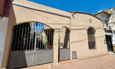 Venta Wilde Casa c/cochera, patio y jardín.PERMUTA