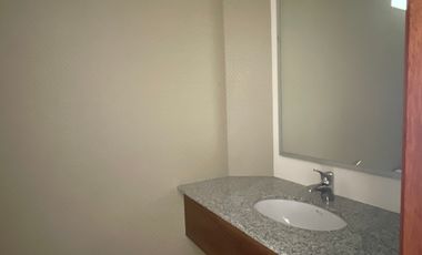 Venta amplio departamento de 163m2 de 3 dormitorios en Nayón