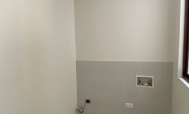 Venta amplio departamento de 163m2 de 3 dormitorios en Nayón