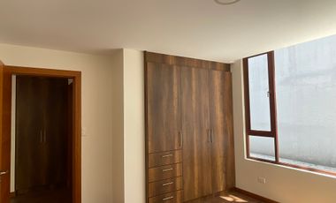 Venta amplio departamento de 163m2 de 3 dormitorios en Nayón