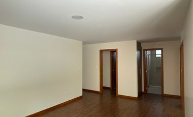 Venta amplio departamento de 163m2 de 3 dormitorios en Nayón
