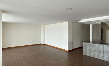 Venta amplio departamento de 163m2 de 3 dormitorios en Nayón