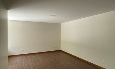 Venta amplio departamento de 163m2 de 3 dormitorios en Nayón