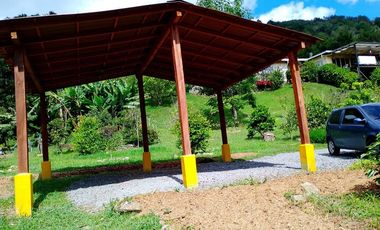 FINCA EN ARRIENDO UBICADA EN EL RETIRO SECTOR EL SALADO