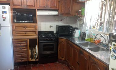 Exc. Dúplex 5 Amb. con Fondo, Garaje y Play-room (TODO EQUIPADO)