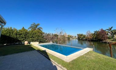 Casa en alquiler en barrio Barrancas del Lago - Nordelta
