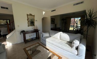 Casa en alquiler en barrio Barrancas del Lago - Nordelta